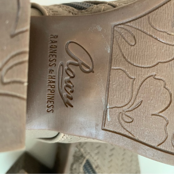 Roxy Devon Ankle Bootie, Taupe, Size 6.5 - Picture 7 of 8